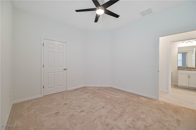 Building Photo - 4466 Dutchess Park Rd