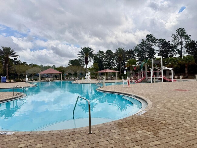 Building Photo - Beautiful 2BR Townhome in Amenity-Rich Fleming Island Community!!