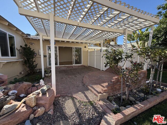 Building Photo - 22341 Burton St