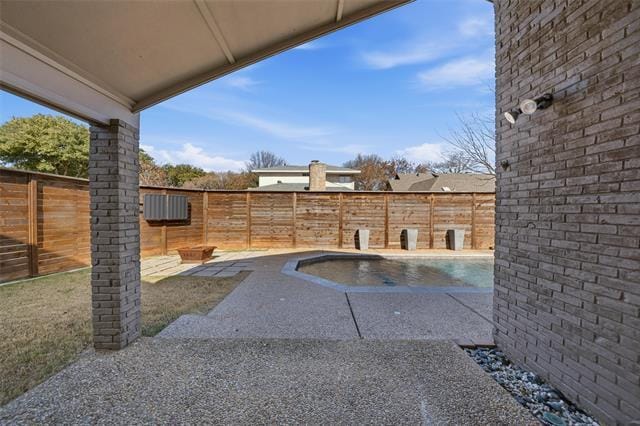 Building Photo - 3313 Overland Dr