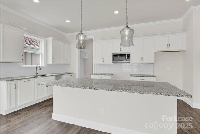 Building Photo - 4622 Kobus Ct.