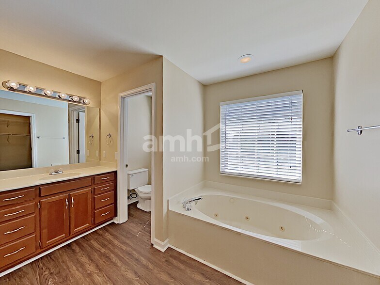 Building Photo - 309 Kentons Way