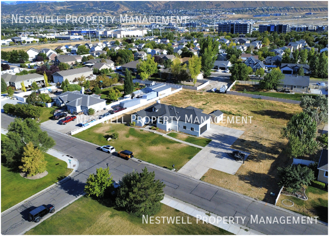 Building Photo - 353 Redberry Rd