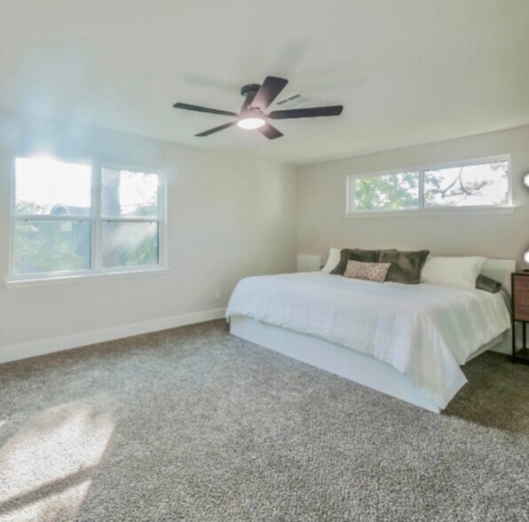 Building Photo - 2506 Swan Ct