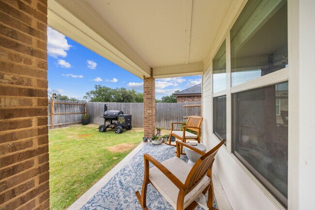 Building Photo - 2635 Settlers Oak Dr