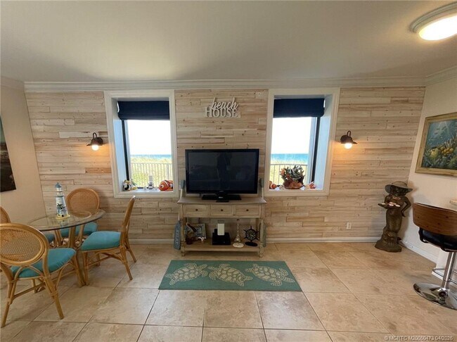 Building Photo - 1357 NE Ocean Blvd