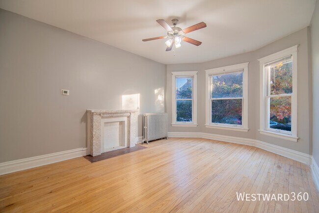 Building Photo - 1252 W Elmdale Ave