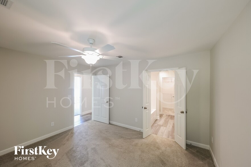 Building Photo - 6017 73rd E Pl