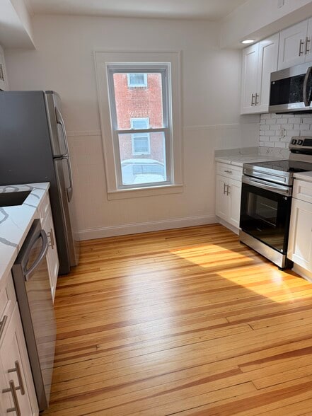 Building Photo - 30 Clark St