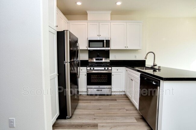 Building Photo - 24131 Tuscany Ave