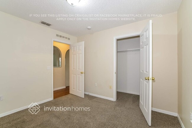 Building Photo - 6108 Waterfield Way