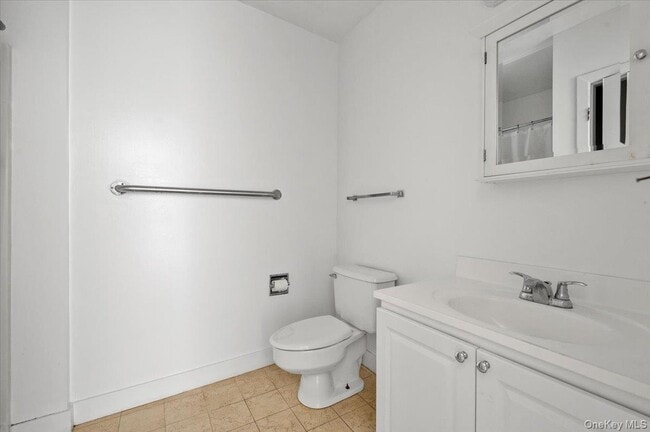 Building Photo - 36 Main St