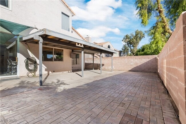 Building Photo - 7820 Mount Angel Dr