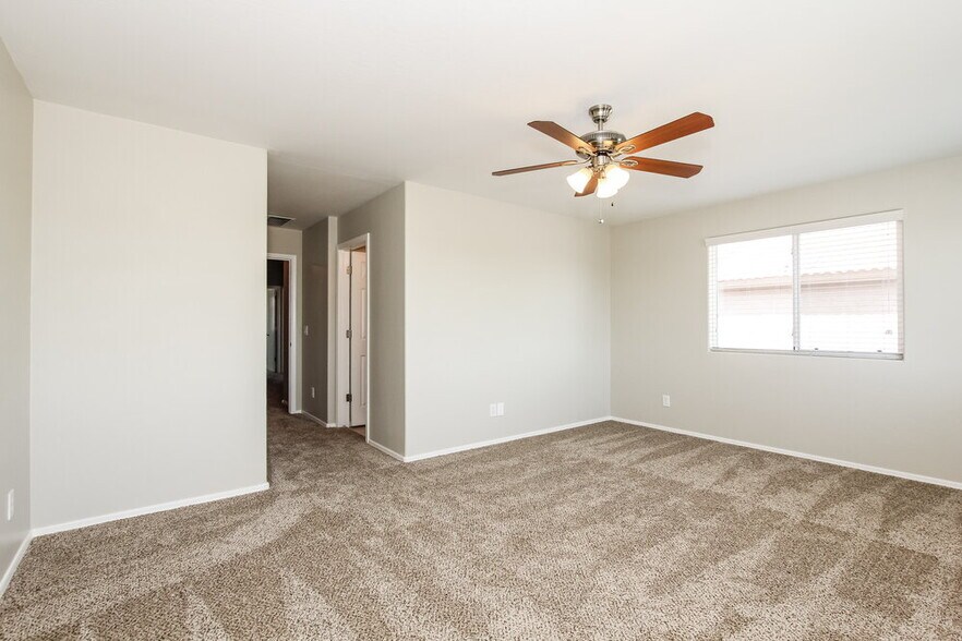 Building Photo - 5412 W Albeniz Pl