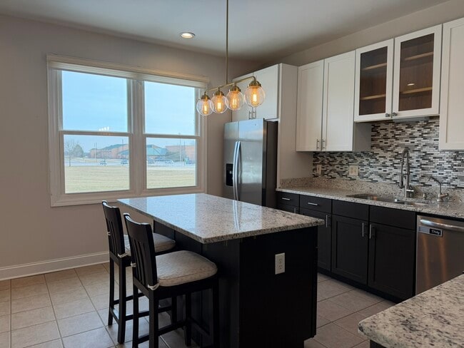 Building Photo - 773 Ridge Dr