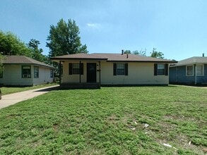 Building Photo - Midwest City Schools!