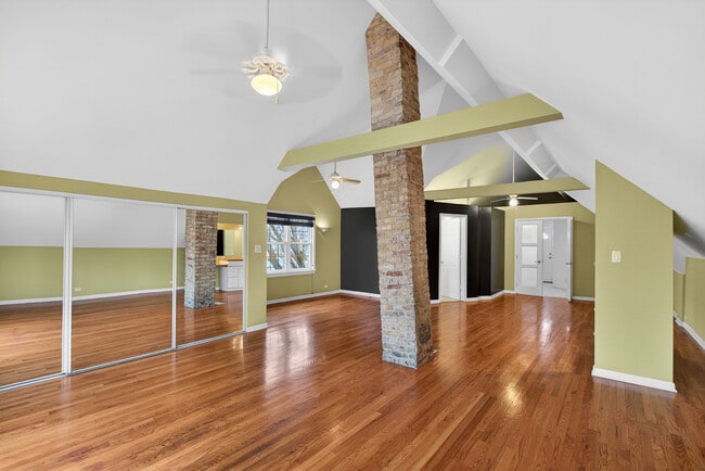 Building Photo - 1657 N Harding Ave