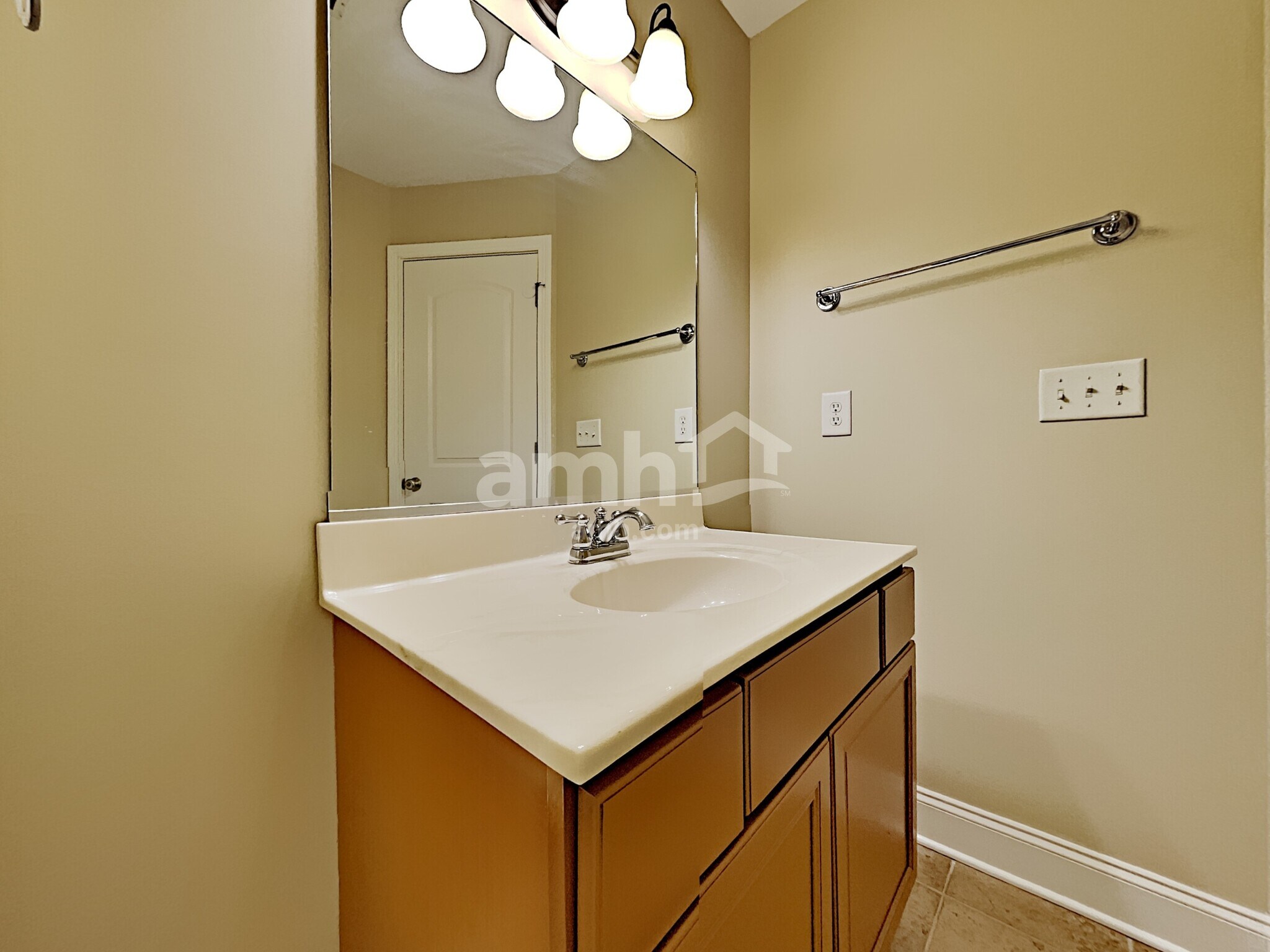 Building Photo - 10916 Parkgate Ln
