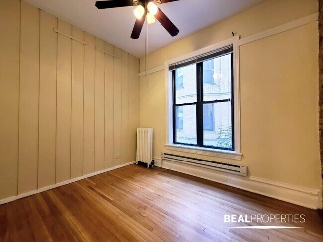 Building Photo - 2 bedroom in CHICAGO IL 60610