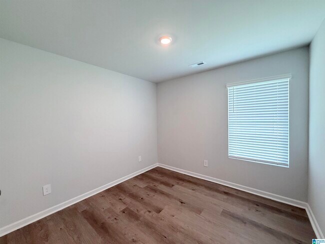 Building Photo - 132 Challenger Wy
