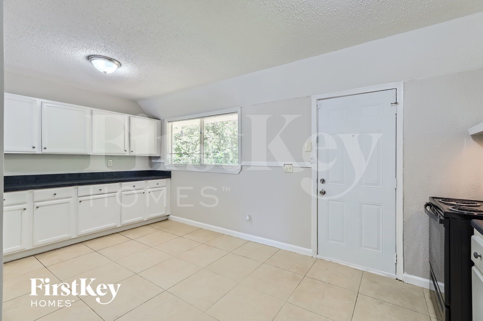 Building Photo - 917 Montclair Dr