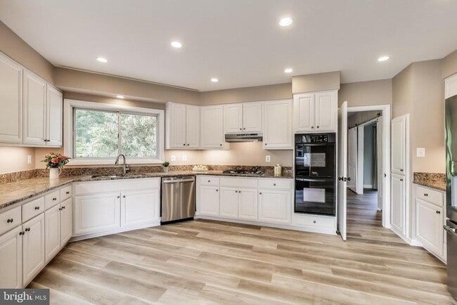 Building Photo - 1426 Carrington Ln