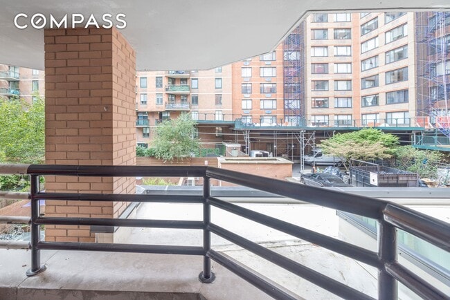 Building Photo - 340 Albany St