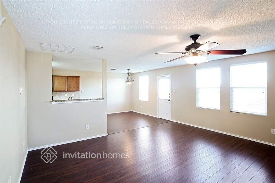 Building Photo - 332 Snapdragon Ct