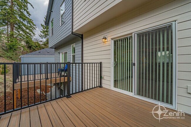 Building Photo - 4904 NE 2nd Ct