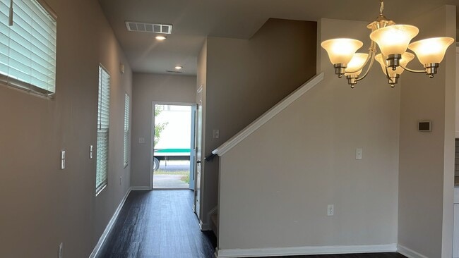 Building Photo - 128 Boone Lake Way