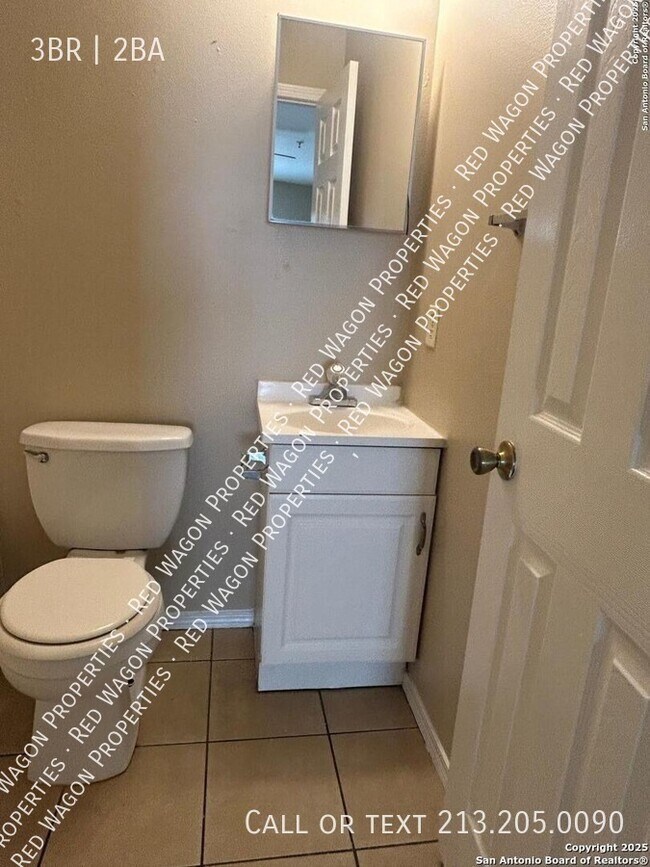 Building Photo - 7639 Windsor Oaks