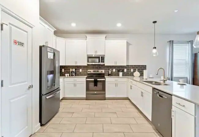 Building Photo - 1548 Maidstone Ct