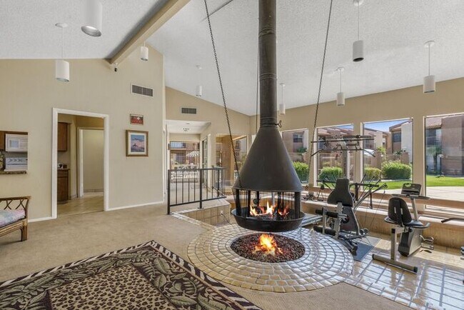 Building Photo - COMING SOON! Spacious 1 Bed 1 Bath Condo i...