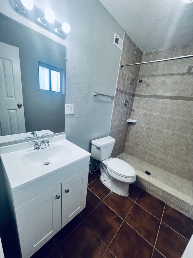 Building Photo - Lock in ($2100) off February 2026  if you move-in by December 29, 2025.