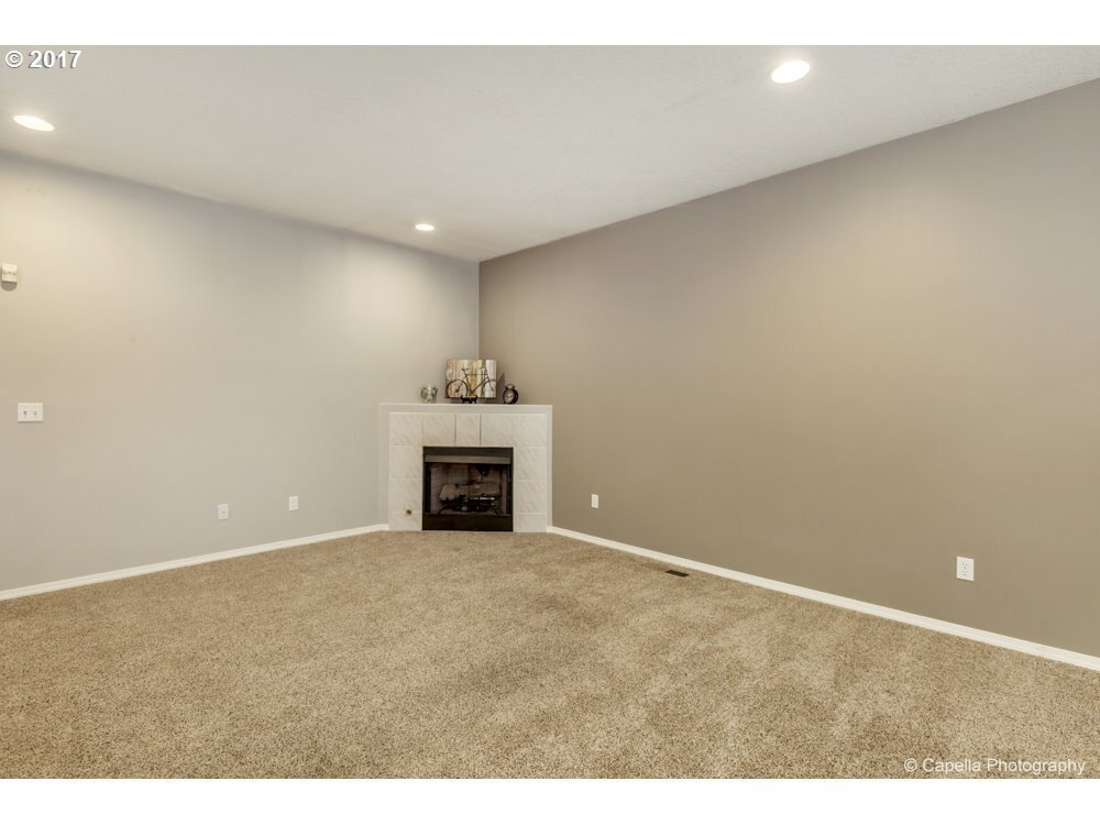 Gas Fireplace to cozy up during the winter months! - 7414 NE Shaleen St