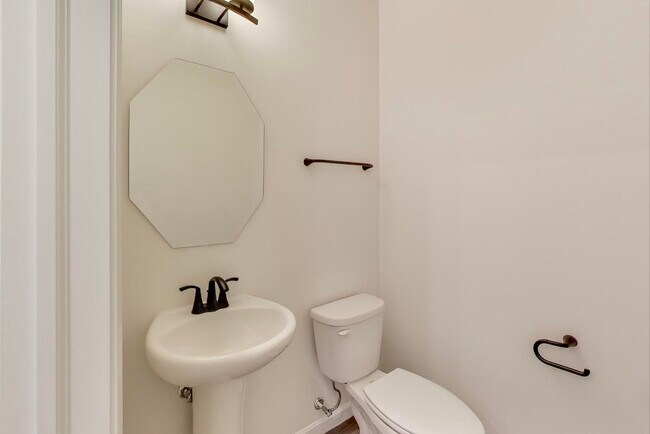 Building Photo - 2240 Bent Grass Wy