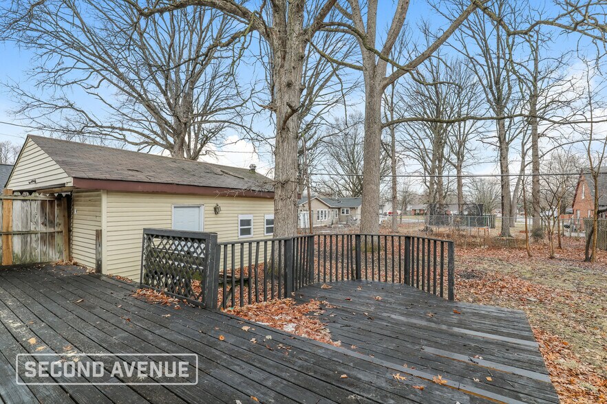 Building Photo - 3645 N Sadlier Dr