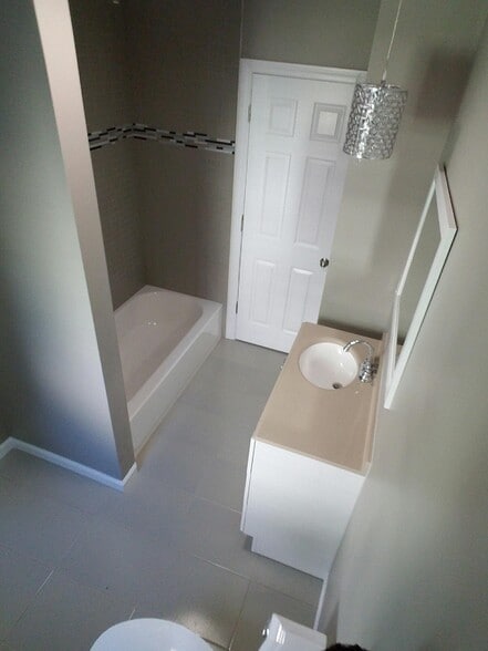 Bathroom - 466 Burritt Ave