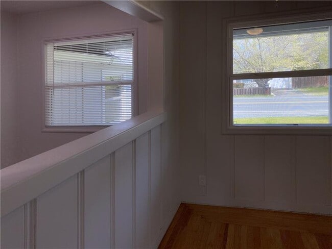 Building Photo - 2581 Buena Vista Ave