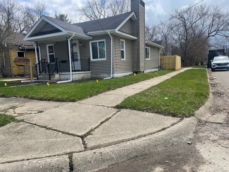 Building Photo - 1129 Huron St