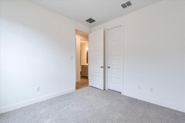 Building Photo - 164 Kimble Creek Lp