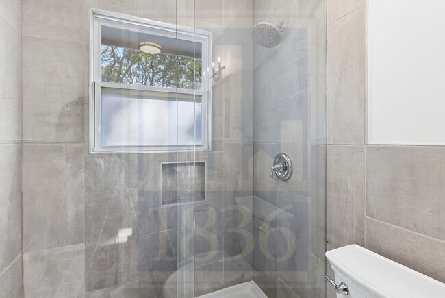 Building Photo - 1705 Deerfield Dr
