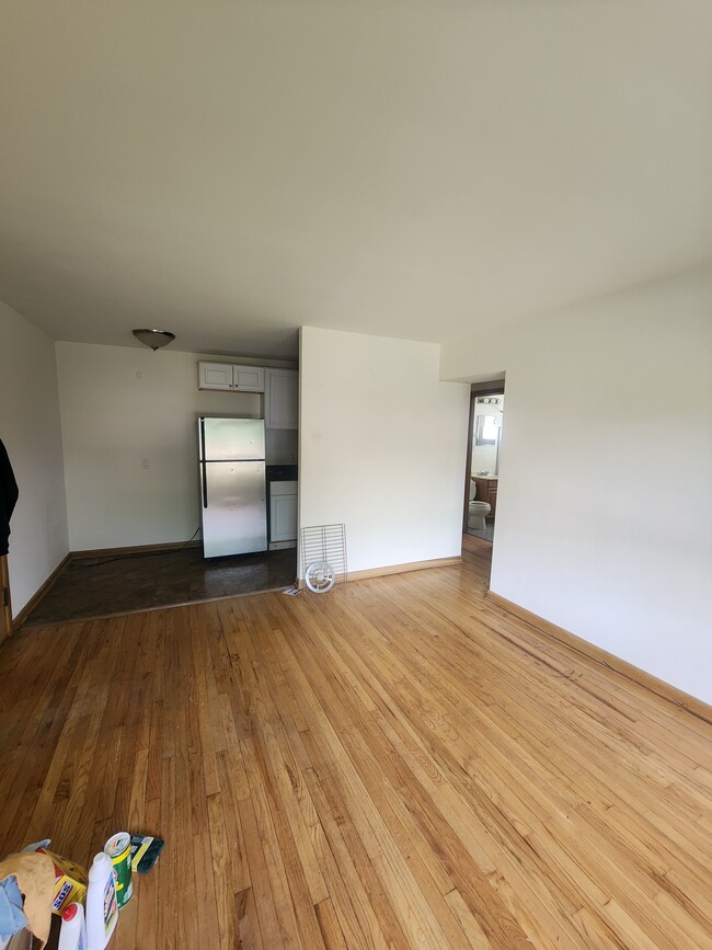 Building Photo - 3235 S 48th St
