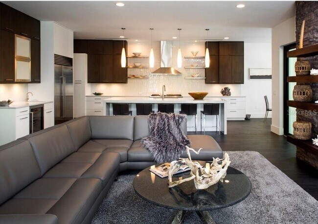 Building Photo - 356 Bayview Dr NE