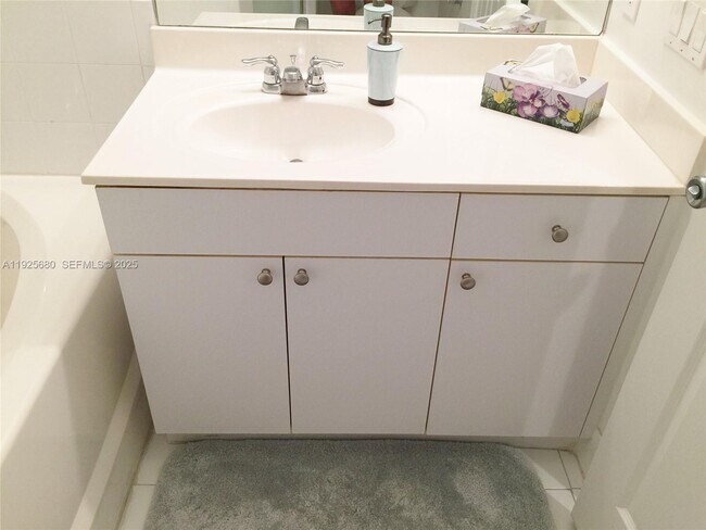 Building Photo - 8940 NE 8th Ave