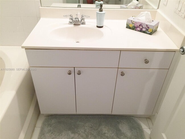 Building Photo - 8940 NE 8th Ave