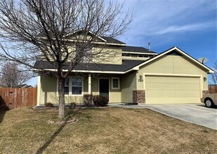Building Photo - 720 Triumph Dr