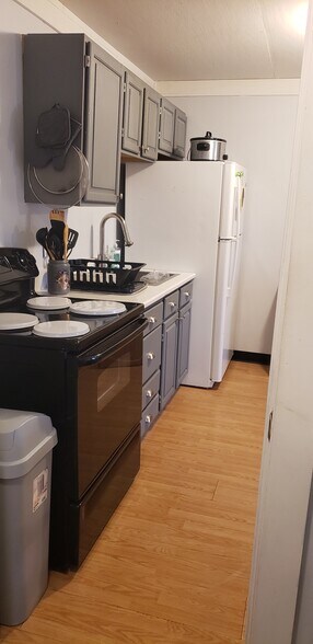 Building Photo - 162 Lancaster Rd