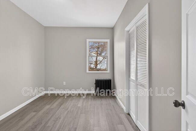 Building Photo - 378 Grand St