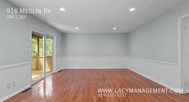 Building Photo - 916 Medlin Dr